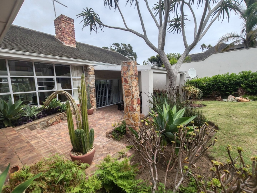 5 Bedroom Property for Sale in Mill Park Eastern Cape